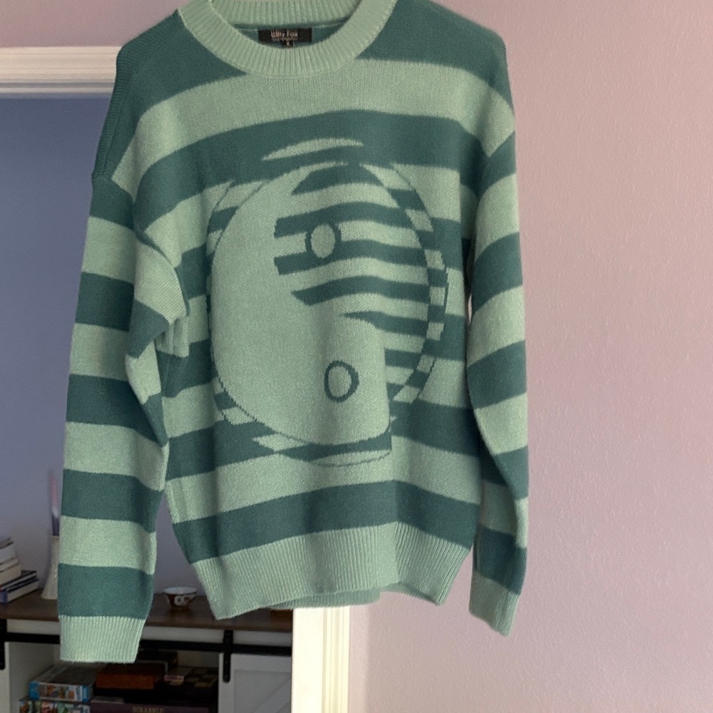 Stylish Green Striped Crewneck Sweater….. - Picture 2 of 4